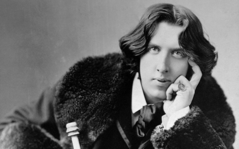 Oscar Wilde Vi tolererer ikke folk med de samme manglene som våre