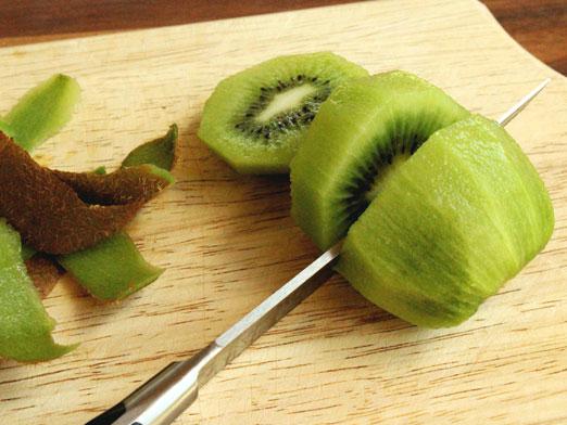 Hvordan spise kiwi?